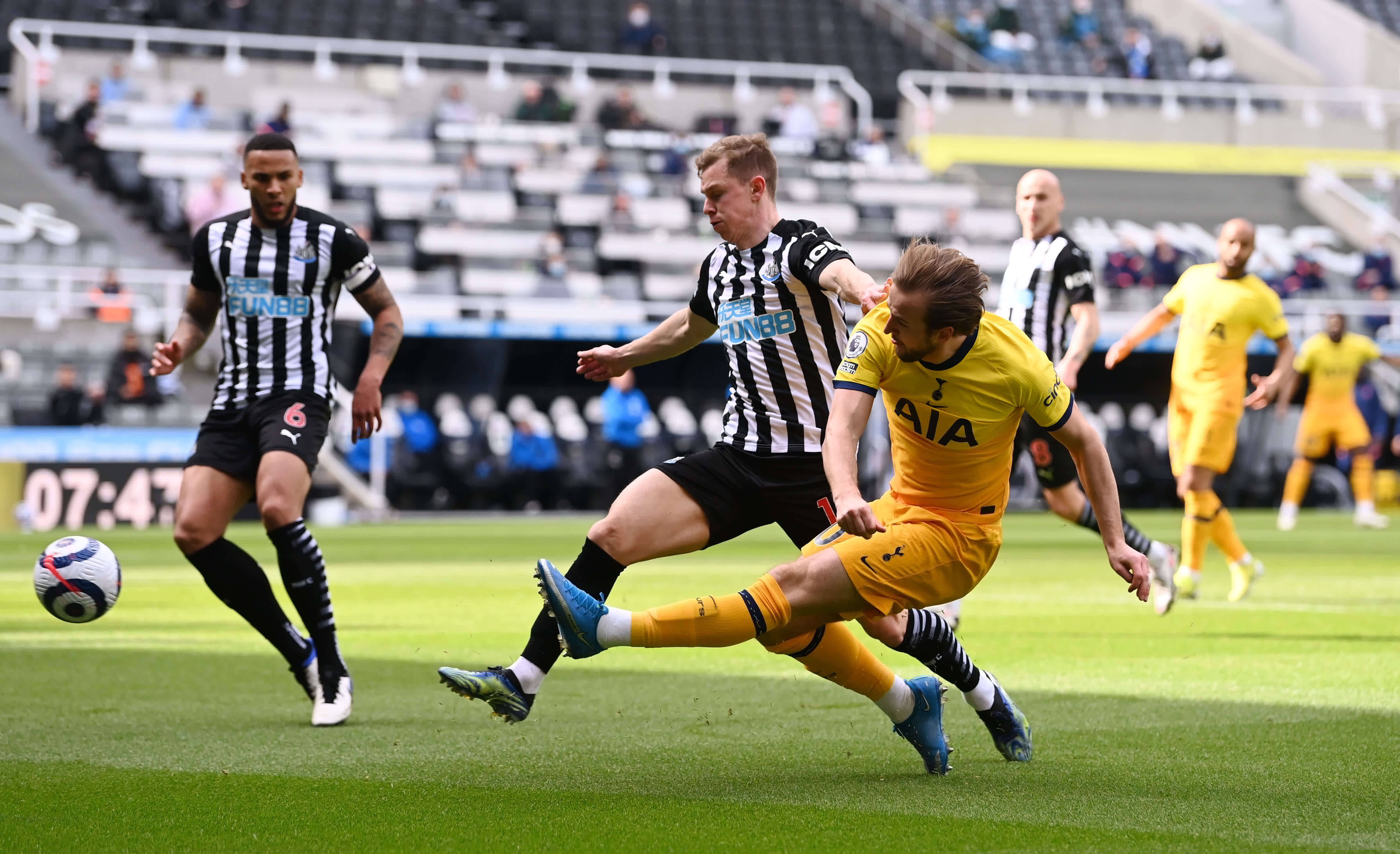 他以出色的 他以出色的