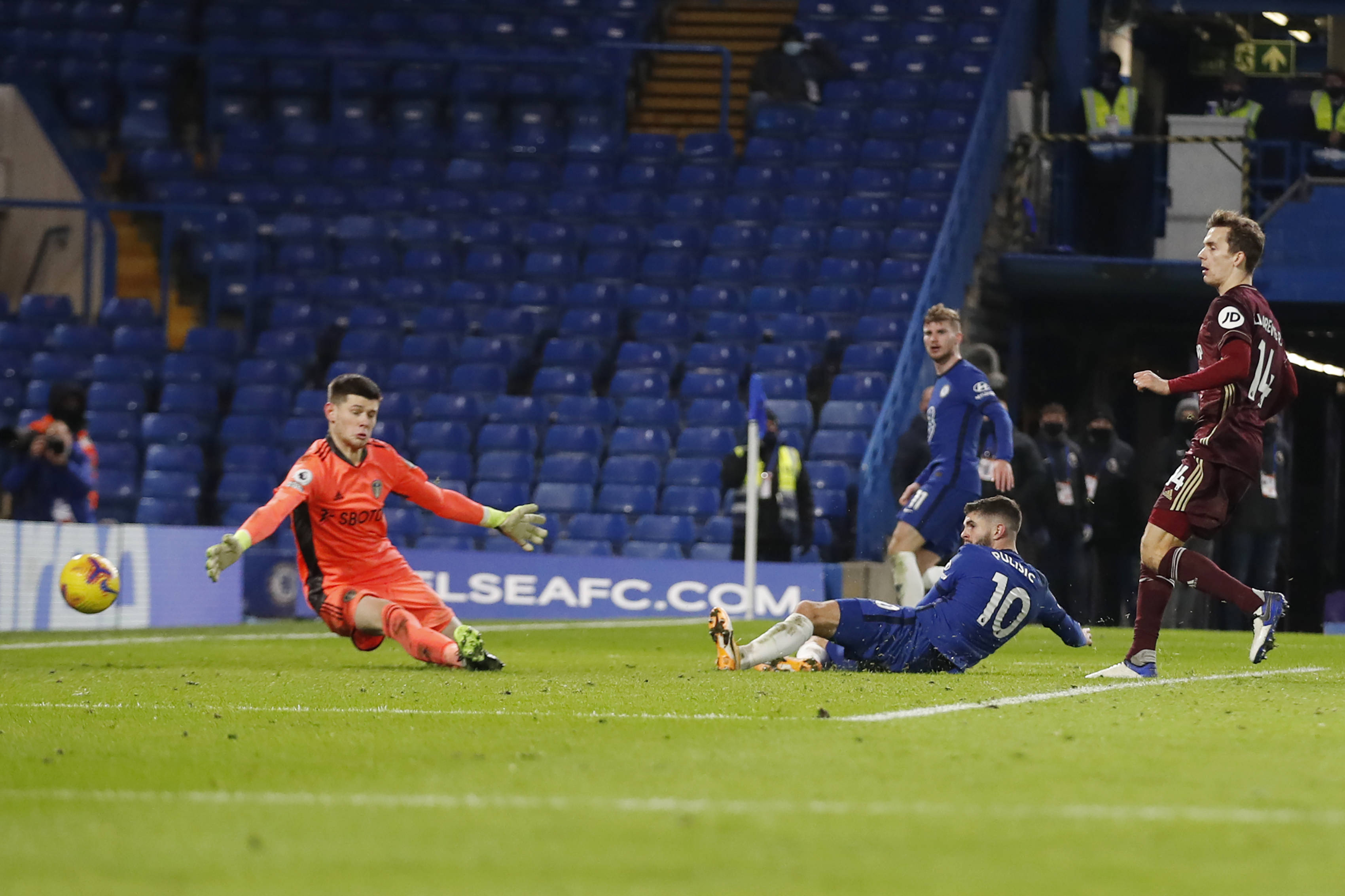 这种战术上 这种战术上